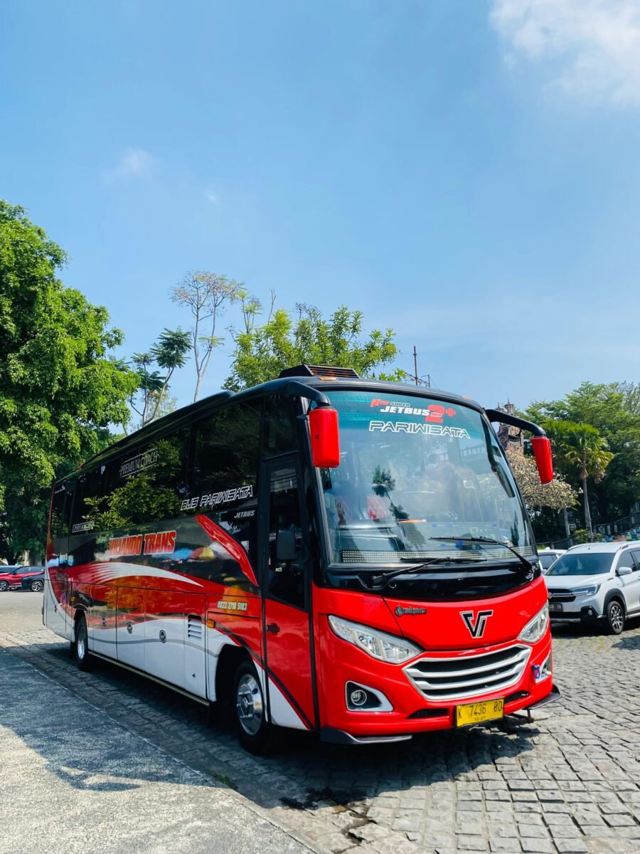 Sewa mobil salatiga memiliki akses strategis ke berbagai destinasi menarik di Jawa Tengah. Menggunakan layanan sewa mobil memberikan kebebasan menentukan rute, waktu, dan tujuan tanpa bergantung pada transportasi umum.