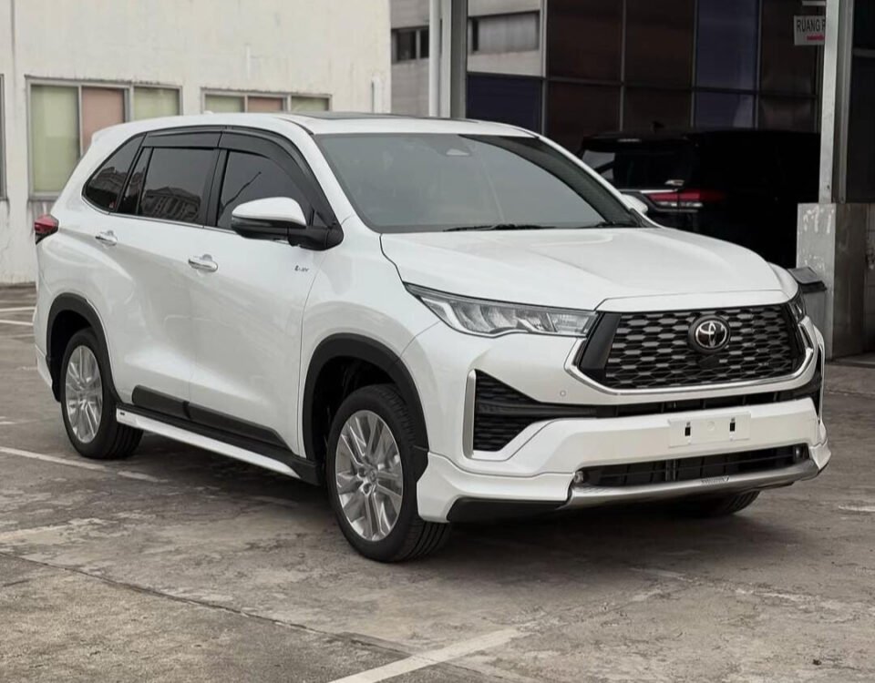 zenix q hybird putih can » berkah jaya trans