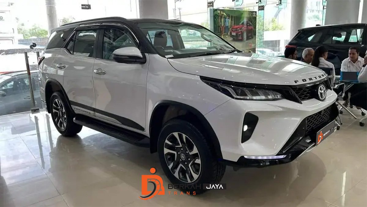 Transport Semarang hadir dengan konsep pelayanan modern yang mengutamakan kenyamanan pelanggan. Tidak hanya menyediakan armada terbaru, tetapi juga memastikan setiap perjalanan berjalan aman dan tepat waktu.