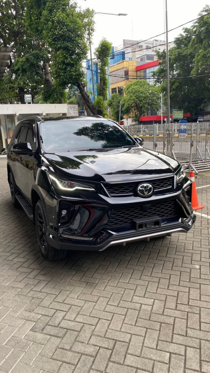 Layanan sewa mobil bulanan dapat digunakan untuk berbagai kebutuhan bisnis dan perusahaan, antara lain:
